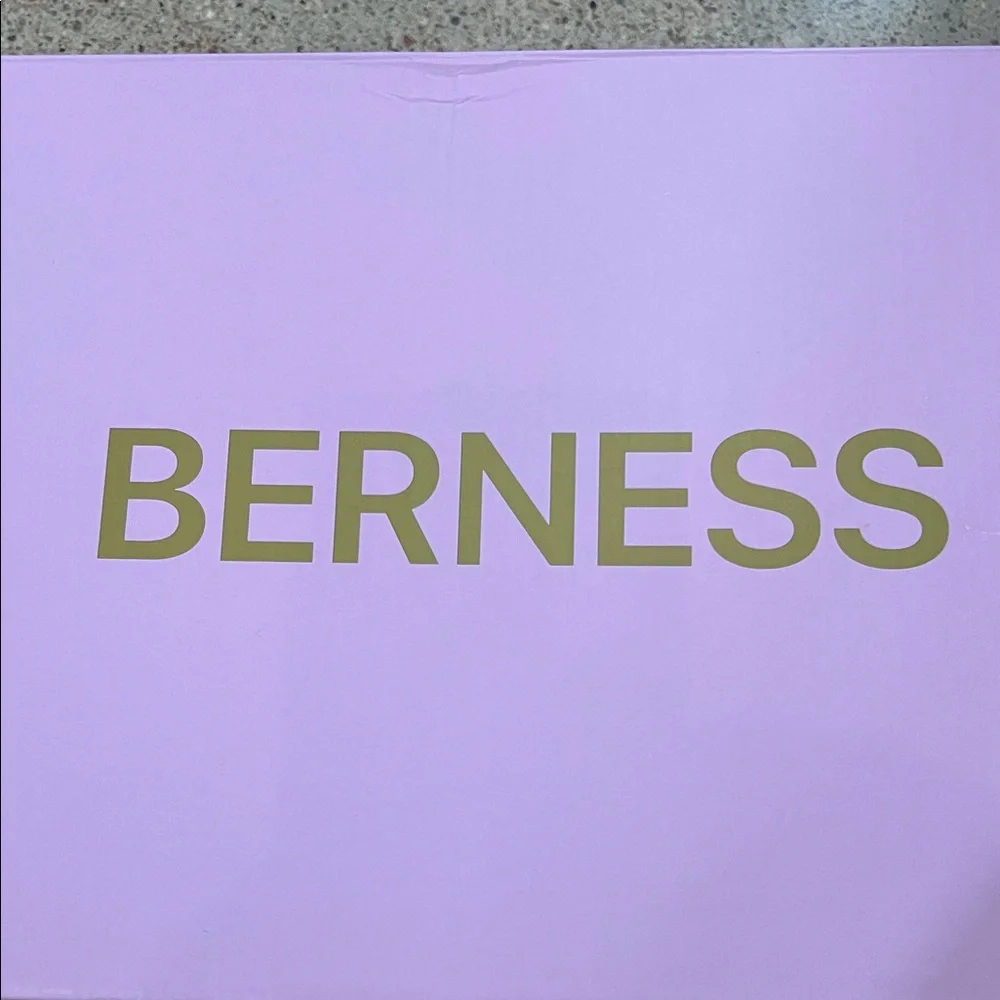 Elegant Women's Sneakers in White and Gold - Picture 2 of 5